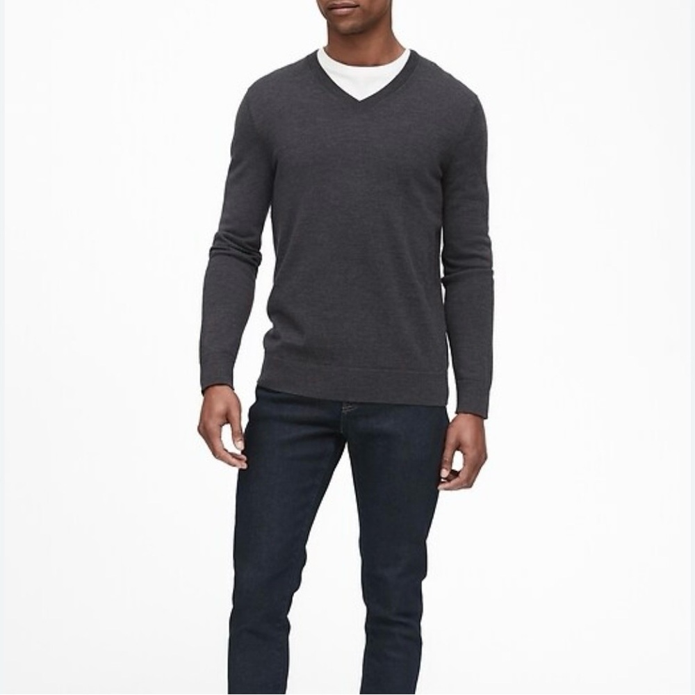 Banana Republic Men's Light‎ Grey 100% Fine Merino V-Neck Sweater Size Small